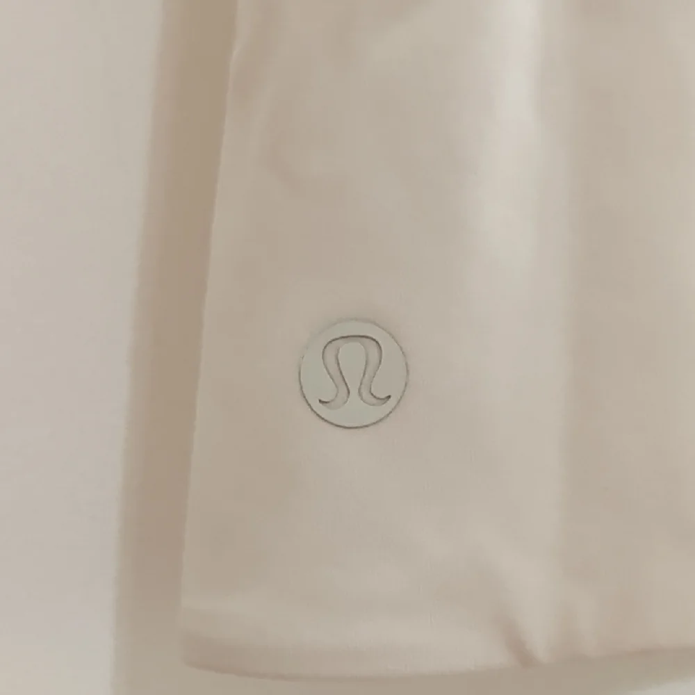 Lululemon Wundermost Crewneck Long Sleeve *Nulu Light Ivory NWT - Picture 3 of 6